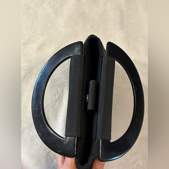 Vintage Black and White Small Floral Design Handbag - Picture 6 of 10